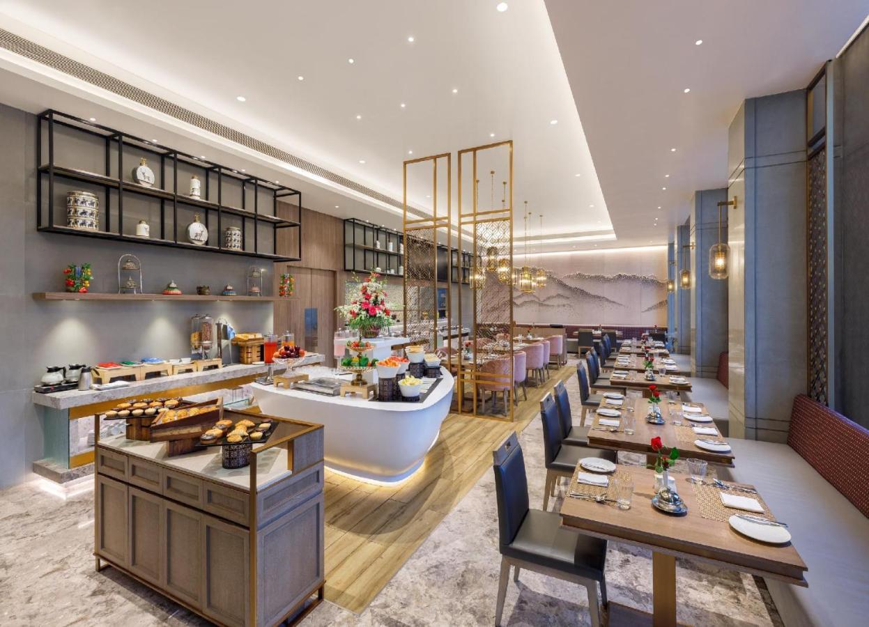 Bellevue Sarovar Premiere 주나가드 외부 사진