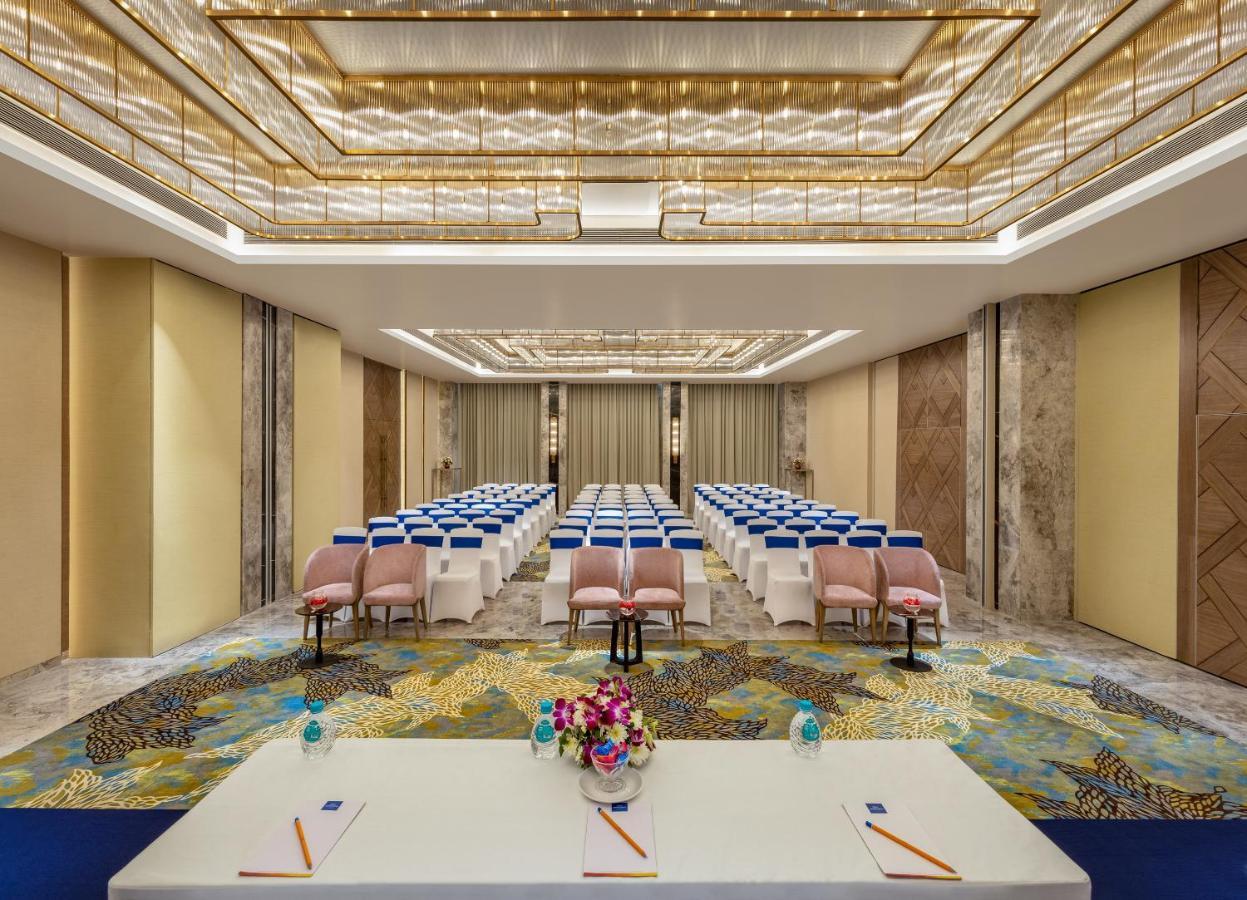 Bellevue Sarovar Premiere 주나가드 외부 사진