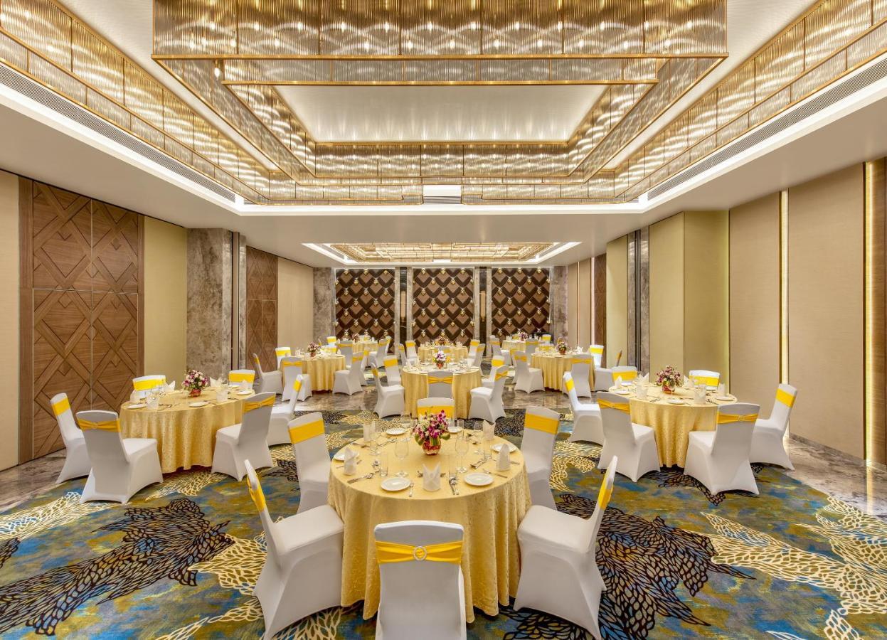 Bellevue Sarovar Premiere 주나가드 외부 사진